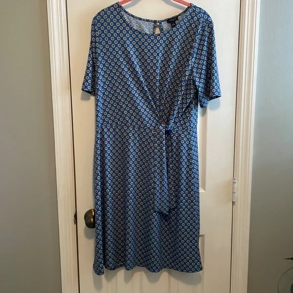ann taylor t shirt dress | Dresses | Ann Taylor With Front Tie Breeze through the season in this softly swirled dress Ann Taylor Petite Striped Shirtdress